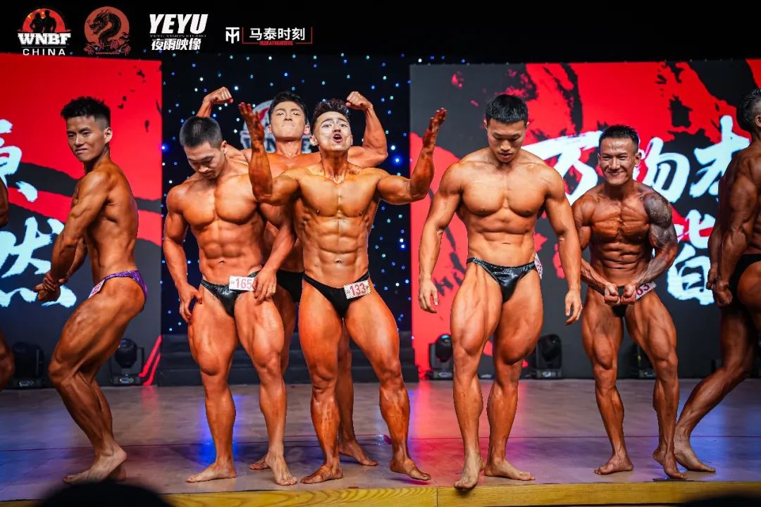 6张自然健美职业卡尘埃落定!自然雄魄耀金陵,华夏铁骨震山河,聚力WNBF自然健美职业卡赛圆满落幕!